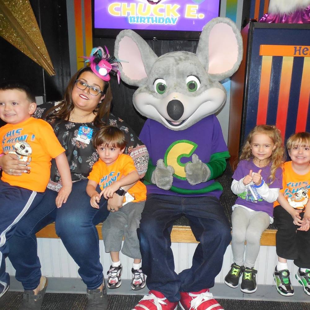 Meet your Posher, Felicia